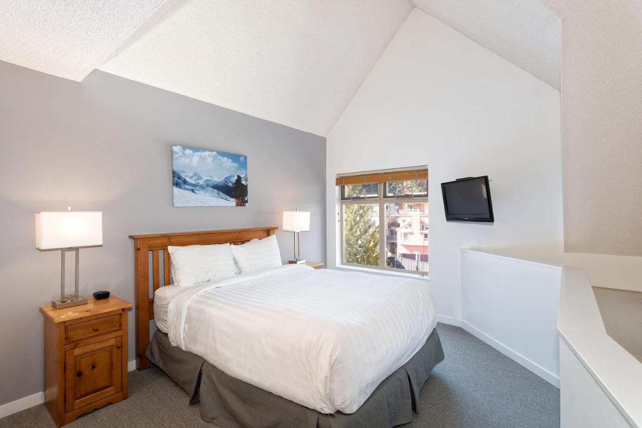 Condo, 1 Bedroom + Loft (Unit 328)