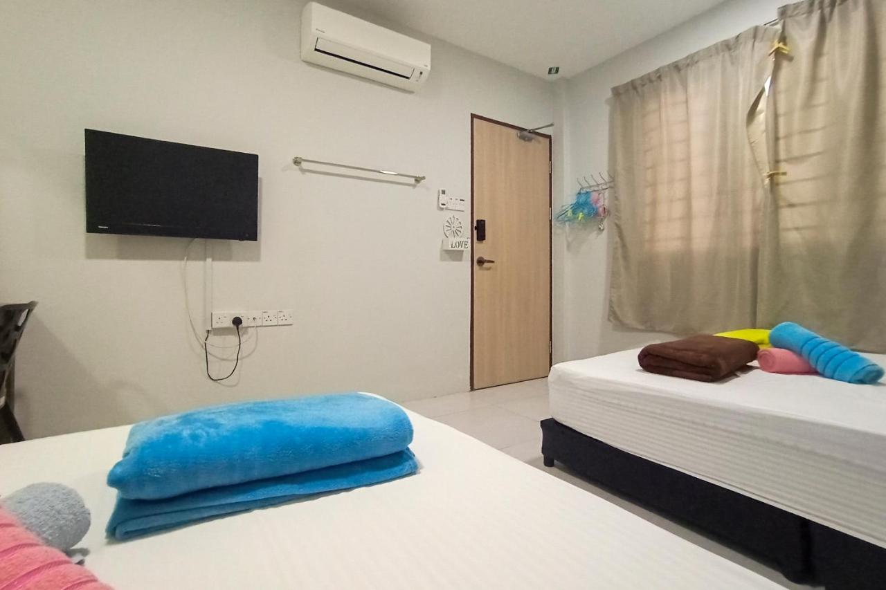 B&B Kuching - Hom2rex Kuching Homestay Taman Timberland - Bed and Breakfast Kuching