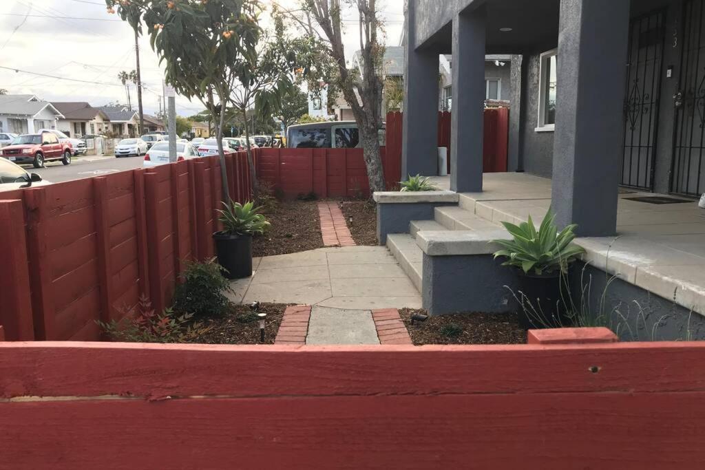 2bed 1bath close to downtown LB, LA and OC. - B&B