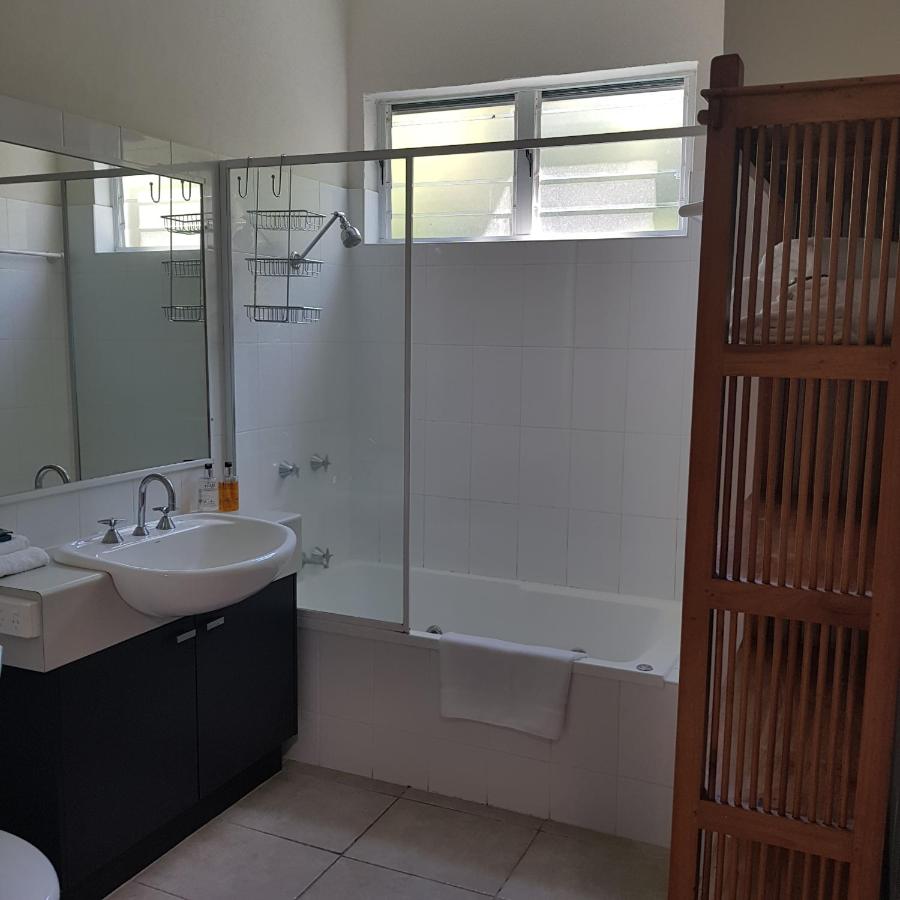 Camera Familiare con Vista Giardino