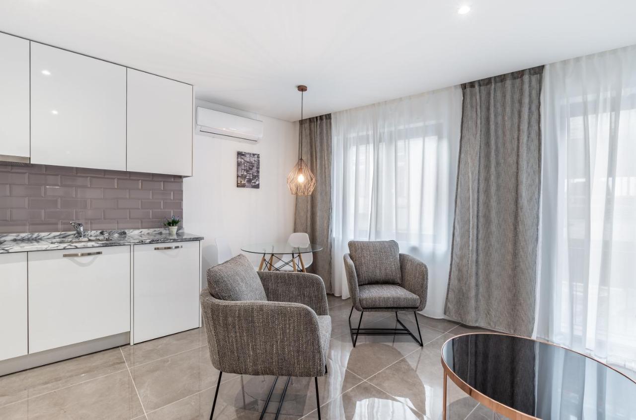Superior Apartment