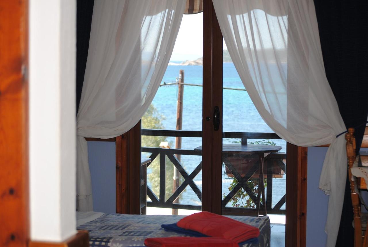 Pension Antonakis Ouranoupolis Greece - B&B