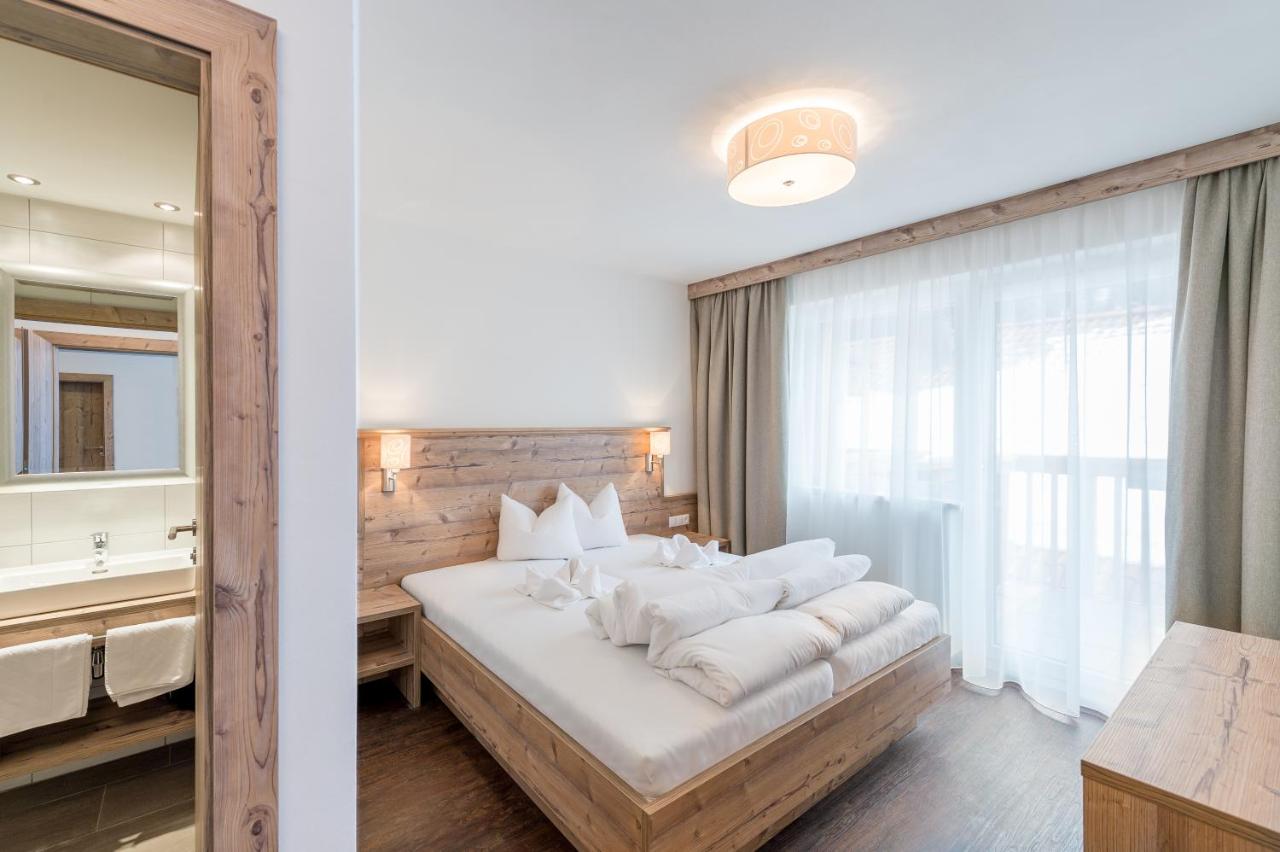 One-Bedroom Apartment with Balcony Top 5