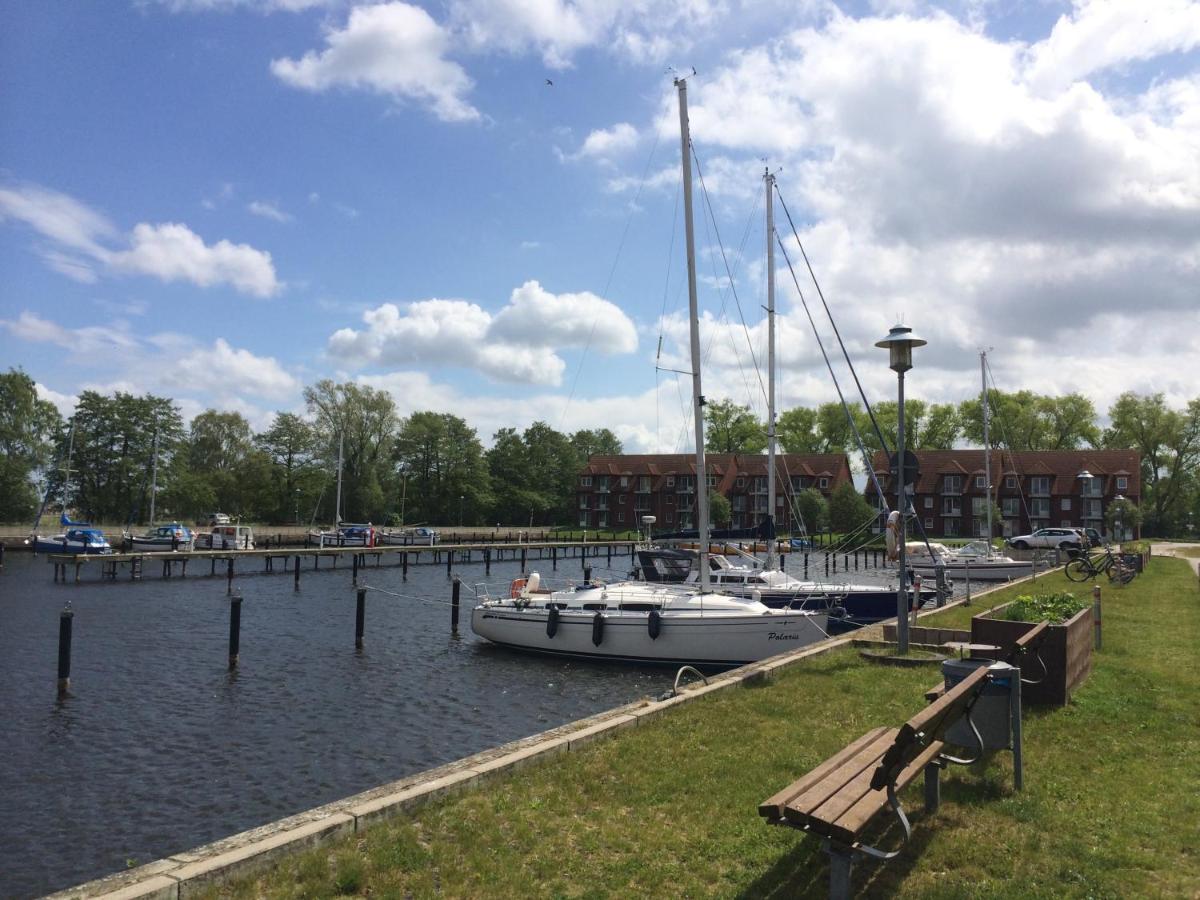 B&B Ueckermünde - Blick auf Yachthafen an der Ostsee - Bed and Breakfast Ueckermünde