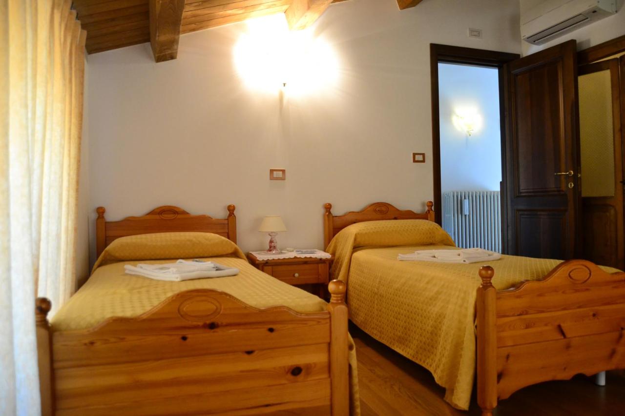 Twin Room with Private Bathroom