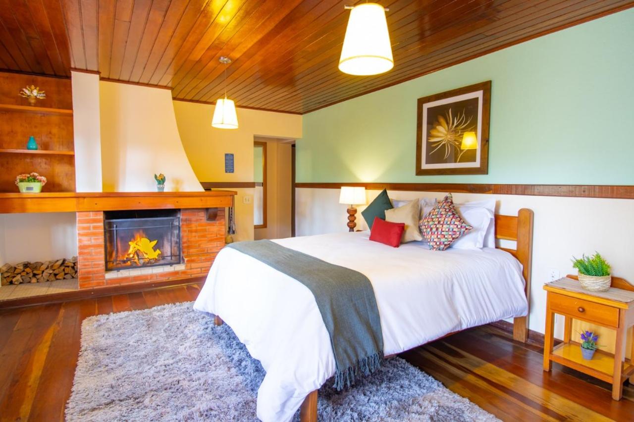 Apartamento Luxo com Hidromassagem Dupla e Vista para o Bosque