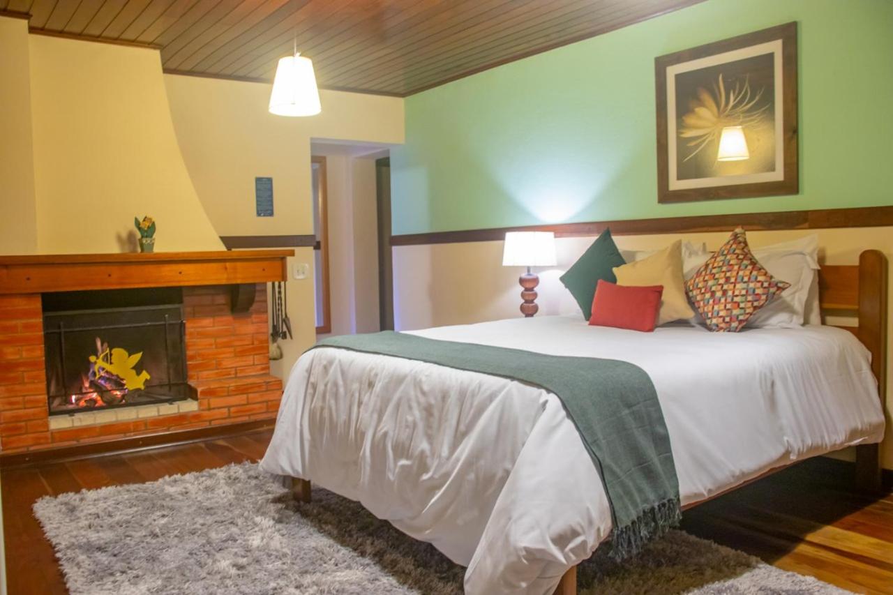 Apartamento Luxo com Hidromassagem Dupla e Vista para o Bosque