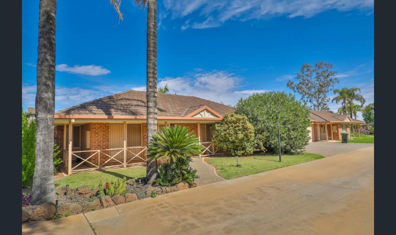 Mildura Holiday Homes - 15th Street - B&B