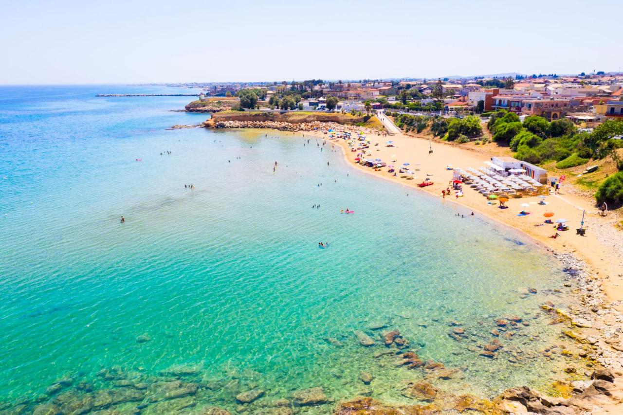 Villa Tonnara Vista Mare - SiciliaVacanza - Bed and Breakfast Avola