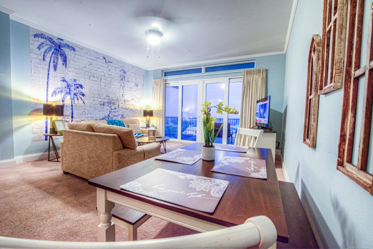 Large 3 Bd Penthouse 2034 In Laketown, Great Views and Amenities! - Chambres d'hôtes Panama City Beach