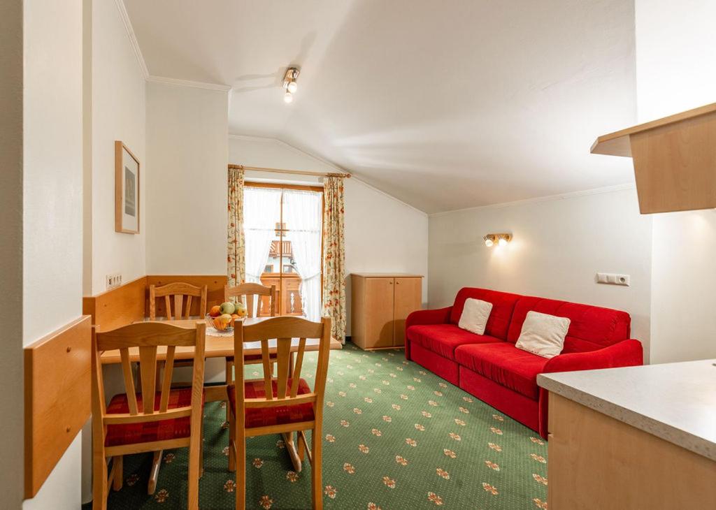 Deluxe Apartment with Balcony