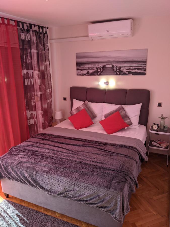 Doppelzimmer mit Balkon und Meerblick