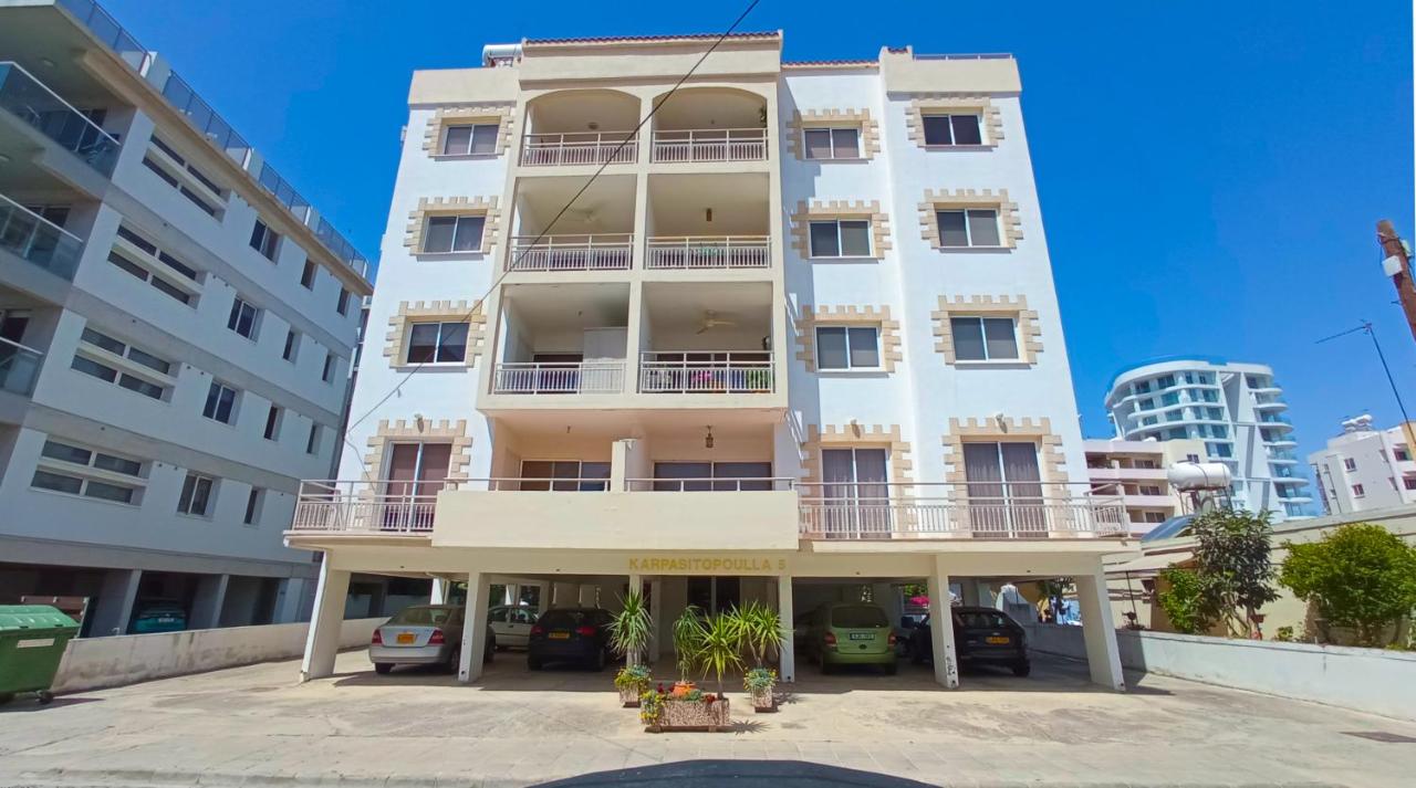 Luxury Maisonette Apartment - EA VIEW, GYM- 5 Min from Beach - B&B