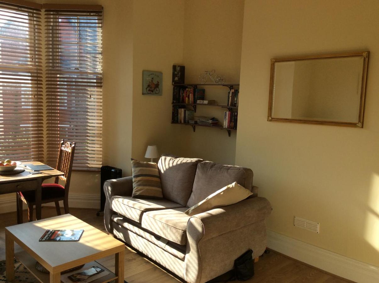 B&B Colwyn Bay - One bedroom flat on a quiet road - Bed and Breakfast Colwyn Bay