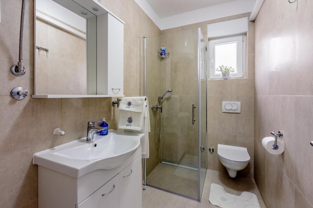 ADRIJANA I MIROSLAVA - B&B Crikvenica