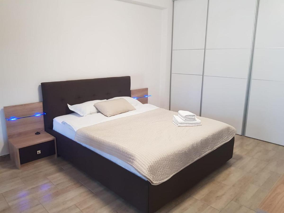 B&B Bucharest - Aparthomes Fundeni - Bed and Breakfast Bucharest