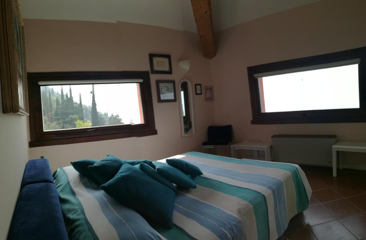 Double or Twin Room with Lake View