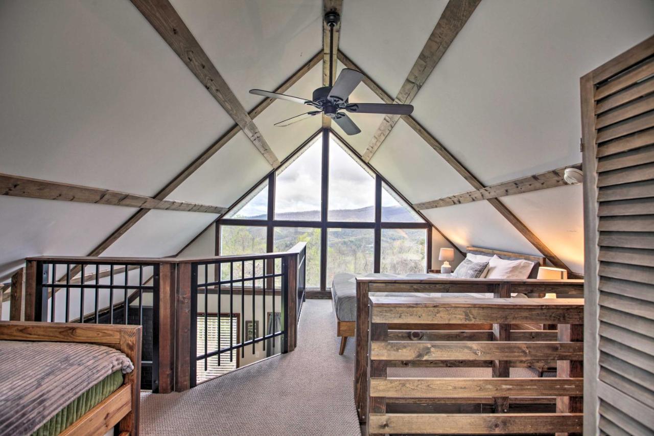 Overlook Loft Deck and Panoramic Shenandoah Views - B&B Elkton