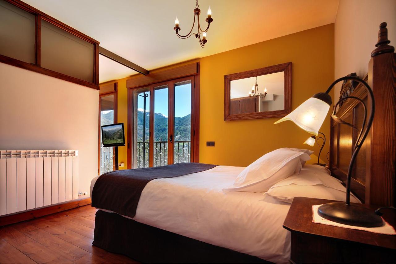 One-Bedroom Apartment (2 Adults)