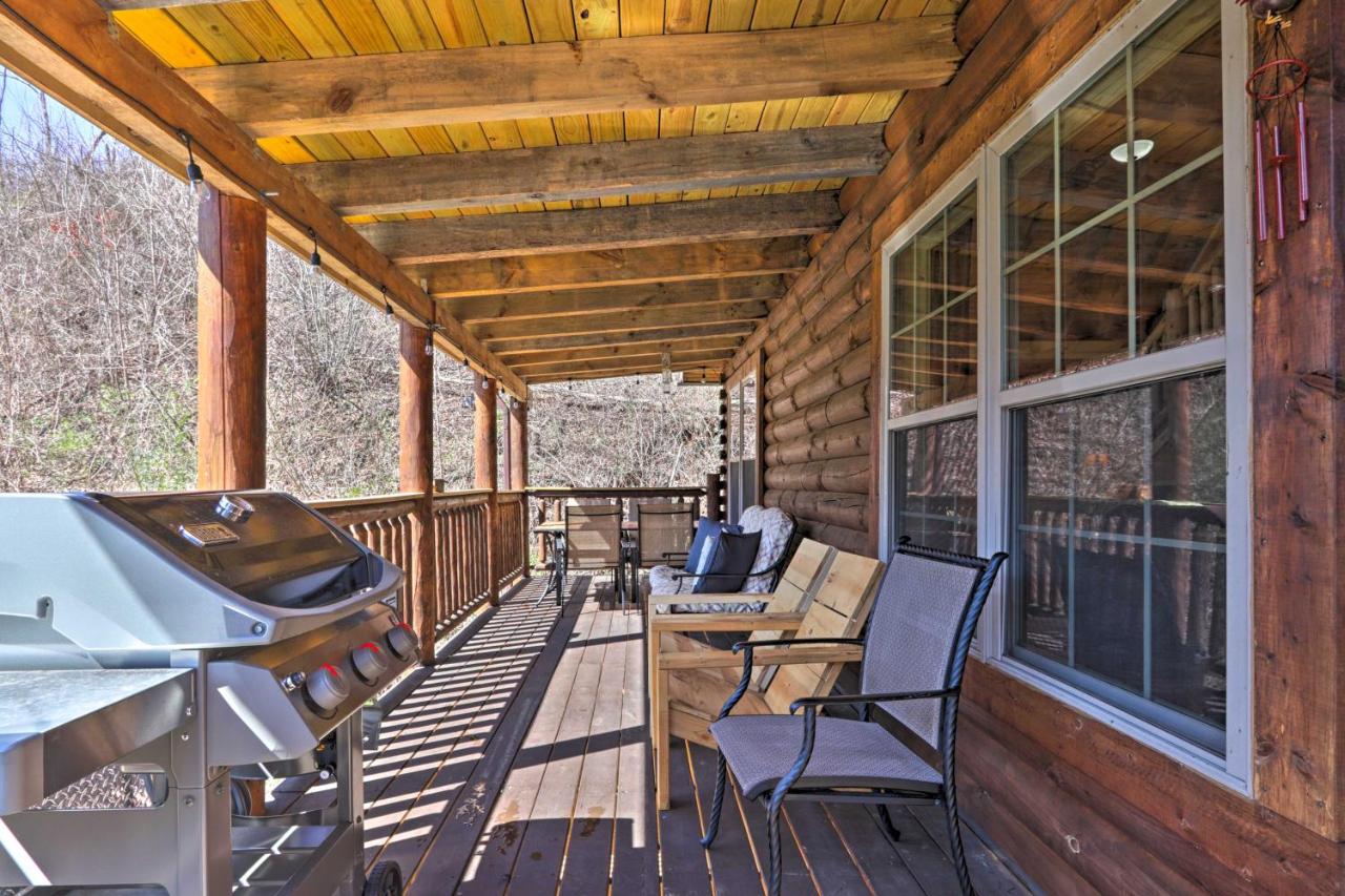 1 Mi to Dtwn Gatlinburg Cabin with Game Room - B&B Gatlinburg