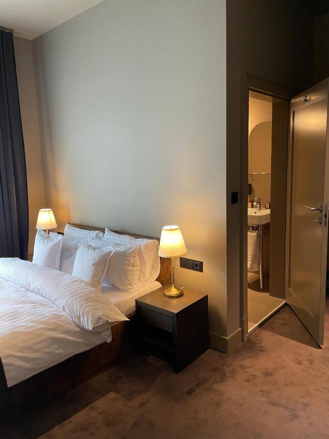 Deluxe Double Room with Shower