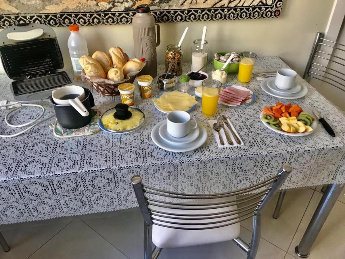 HomeStay 3 na Carlos Gomes não tem garagem - B&B Porto Alegre