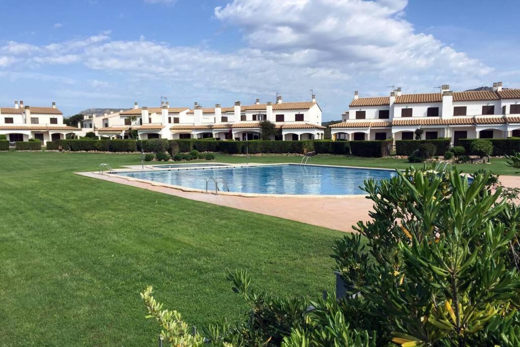 Casa a L’Estartit 100m playa, wifi.Vistas mar y piscina - B&B l'Estartit