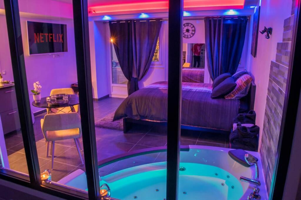 LE SPAMOUREUX bien-être a deux - Ferienwohnung Boussy-Saint-Antoine