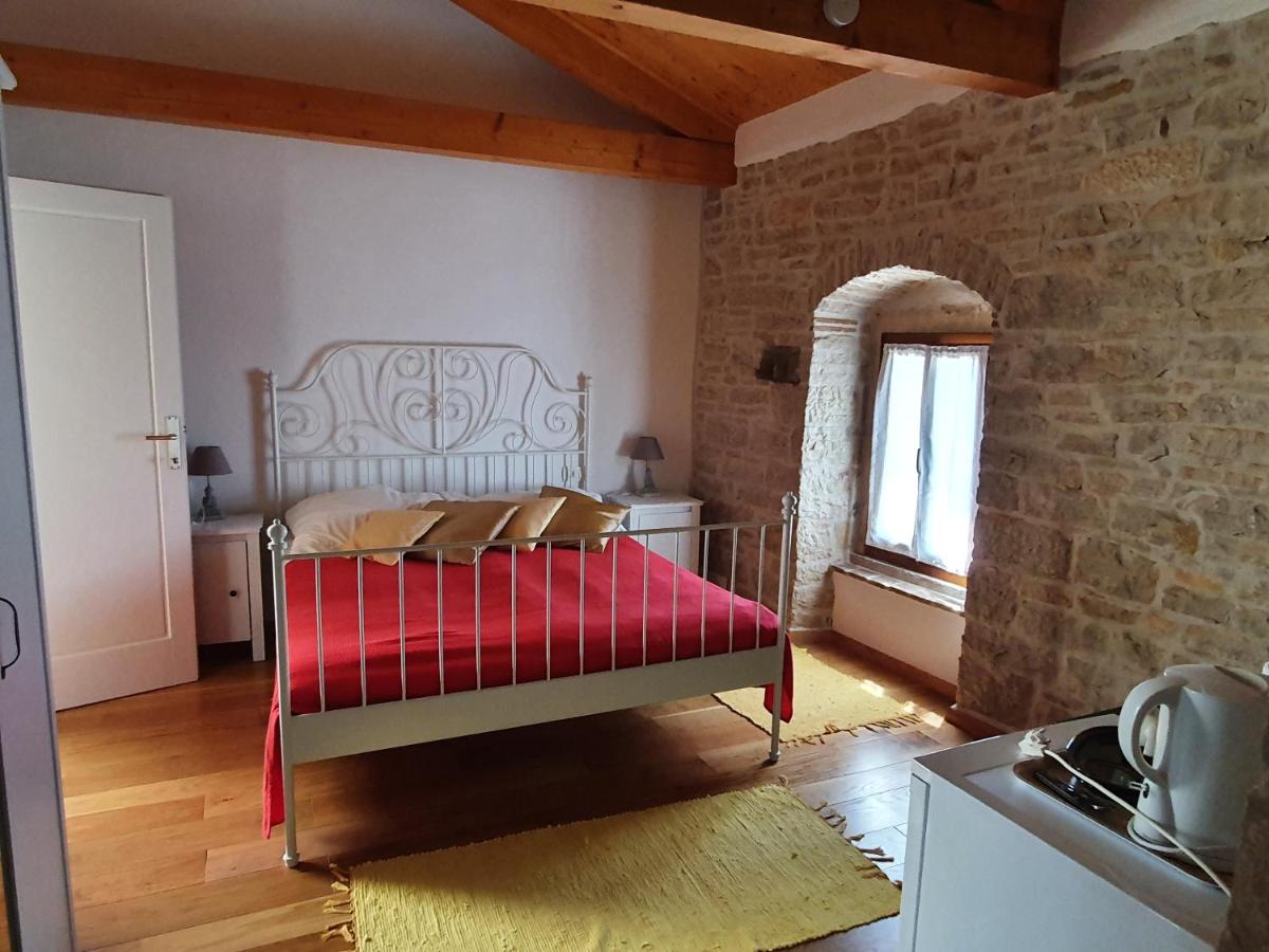 Deluxe Double Room with Side Sea View