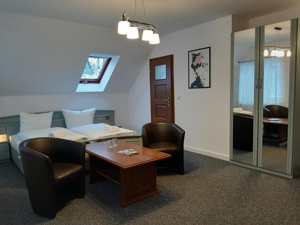 Dreibettzimmer mit eigenem Bad