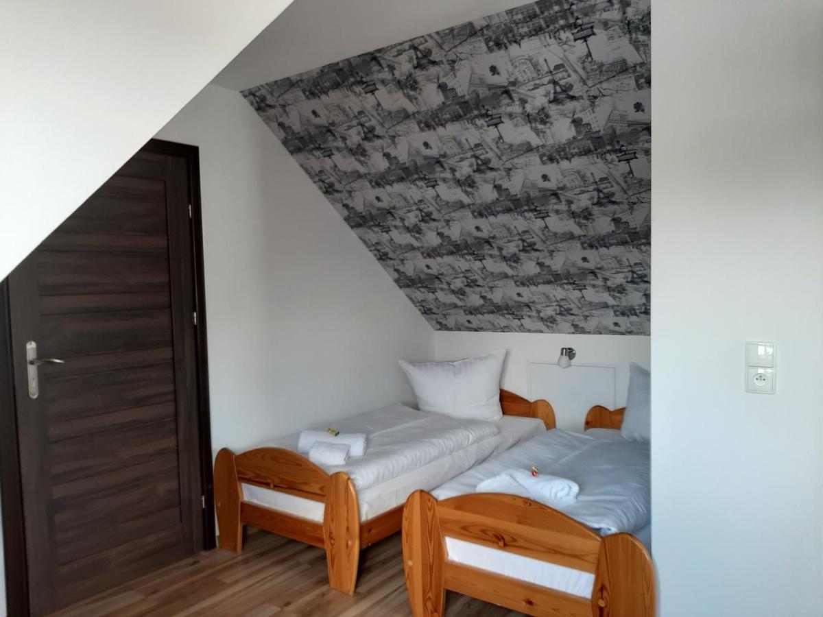 Zweibettzimmer mit eigenem Bad