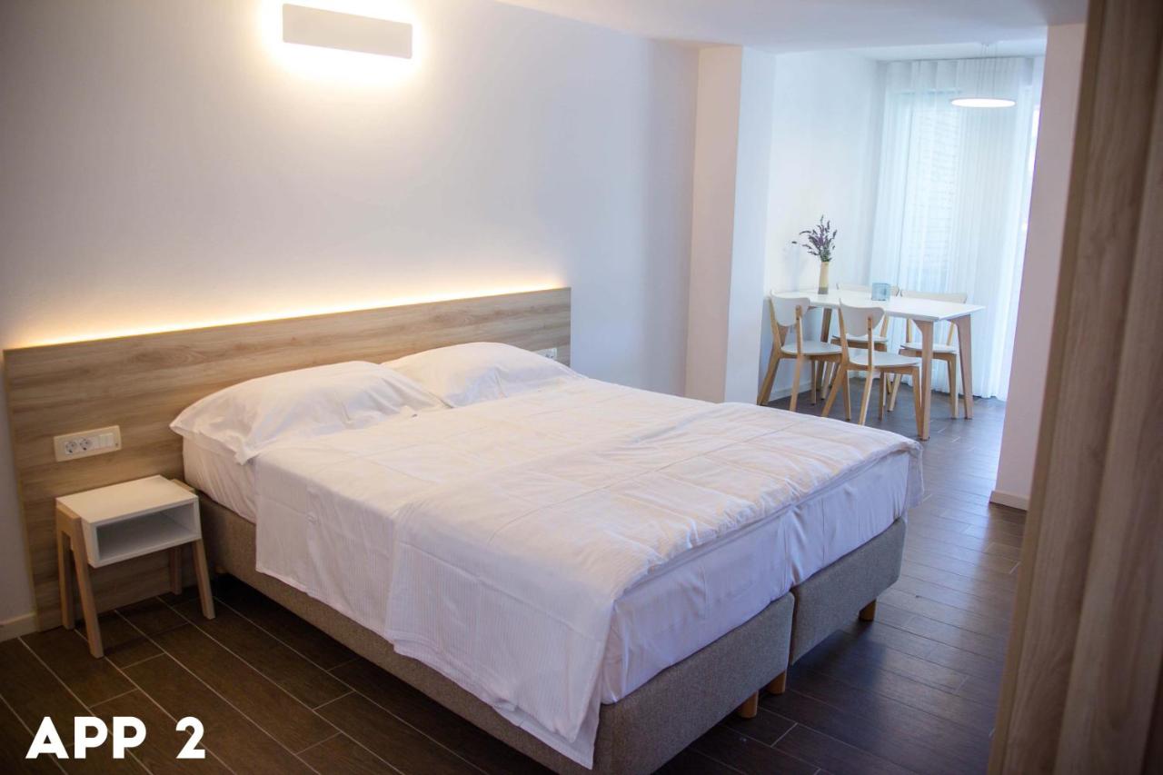 Studio Apartment with Terrace
