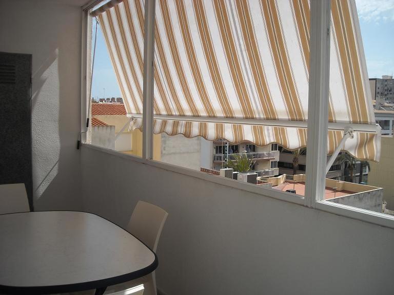 Benicarlo 4A2 Apartamento con amplia terraza y vistas al mar, WIFI, garaje - Chambres d’hôtes