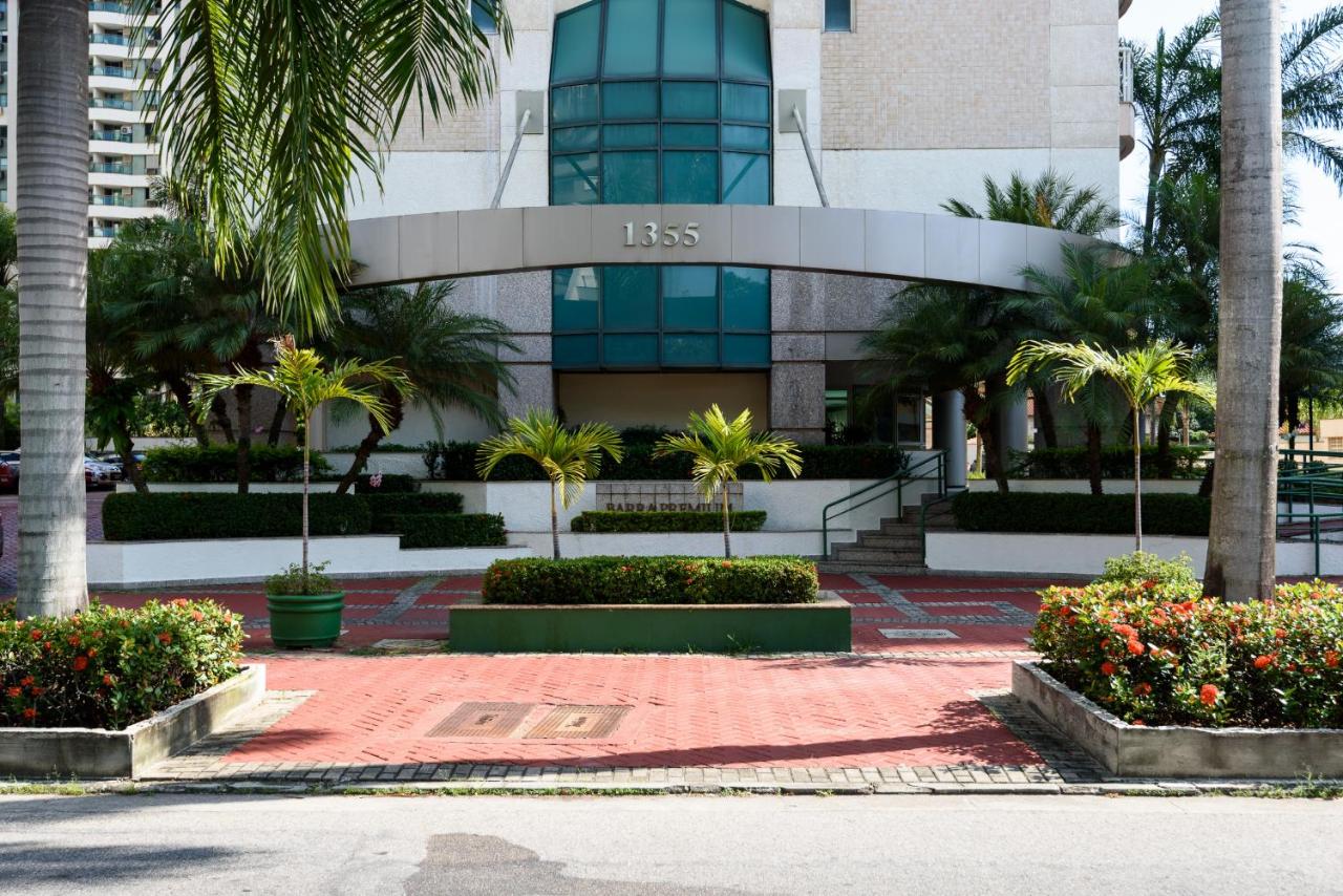 Camera Tripla Superior