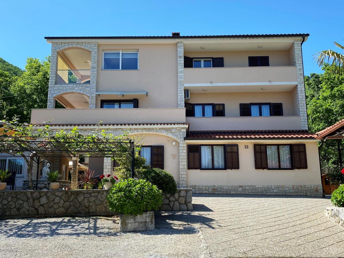 Guest House Dešković - Bed and Breakfast Mošćenička Draga