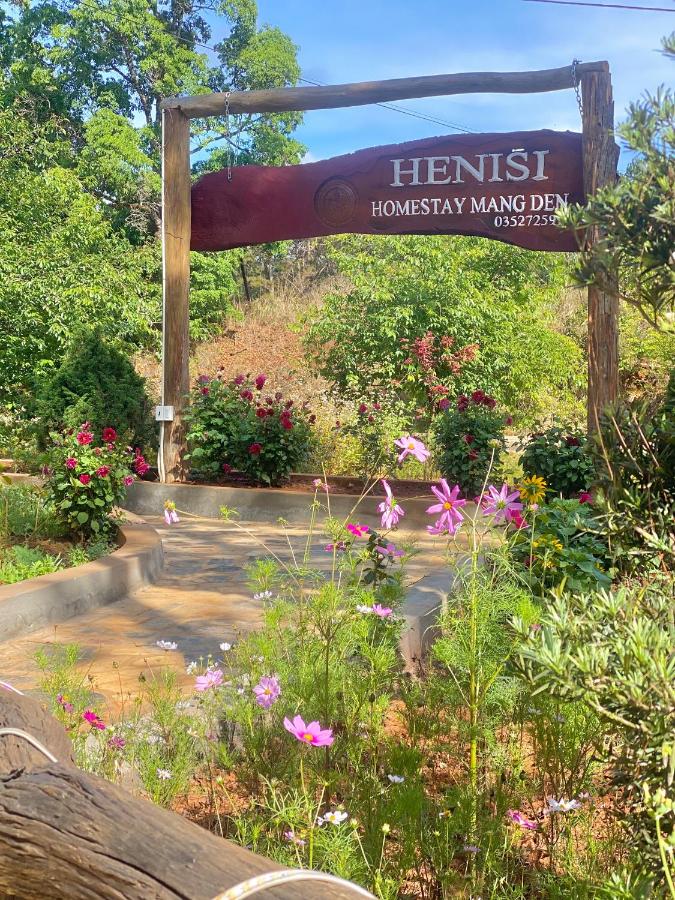 Henisi Homestay Măng Đen - B&B