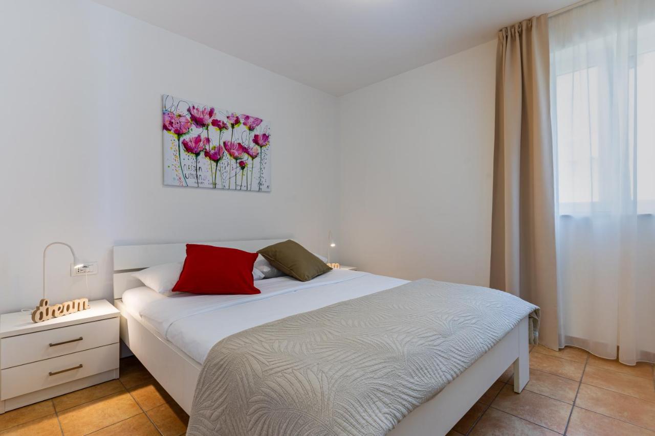 One-Bedroom Apartment with Balcony or Terrace