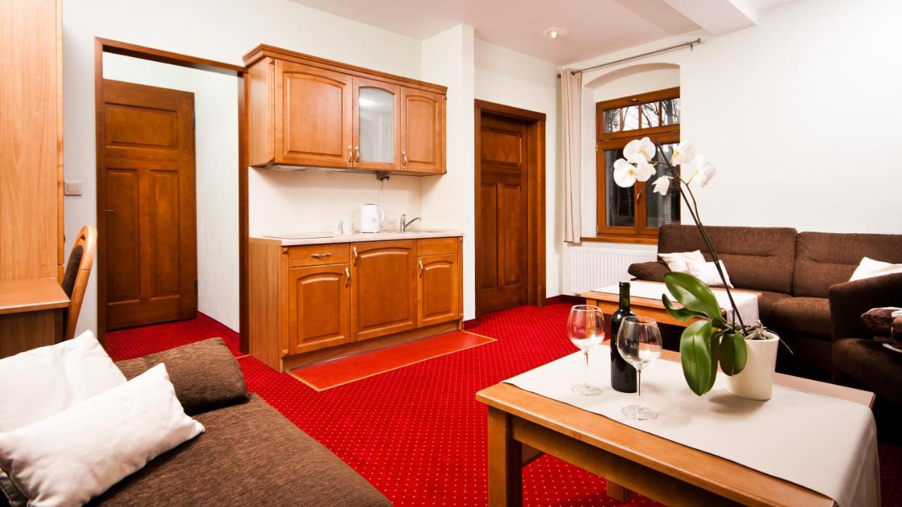 Apartment (4 Adults)