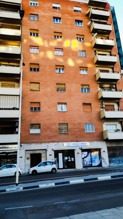 Luna Rossa Rooms - Bed and Breakfast Cagliari