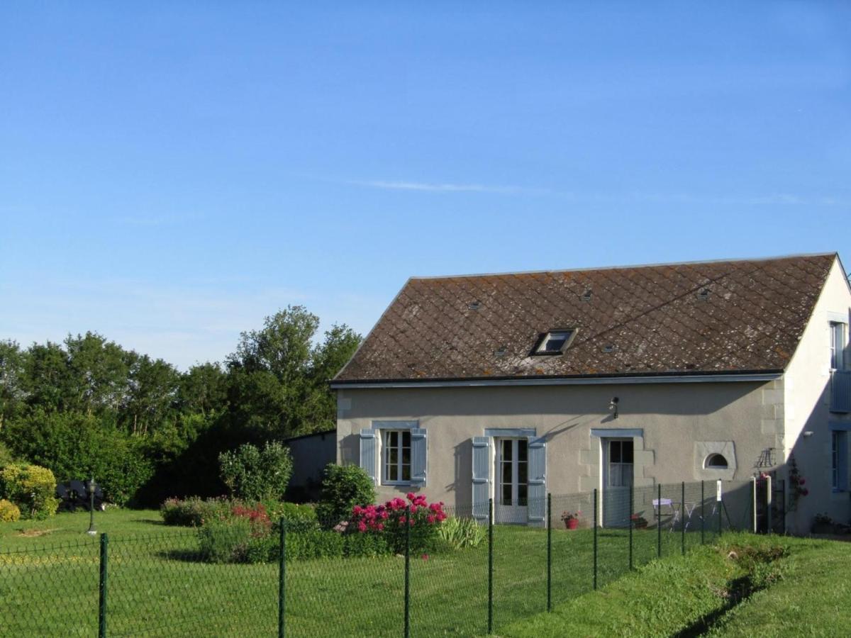 B&B Channay-sur-Lathan - Gîte Channay-sur-Lathan, 4 pièces, 6 personnes - FR-1-381-494 - Bed and Breakfast Channay-sur-Lathan