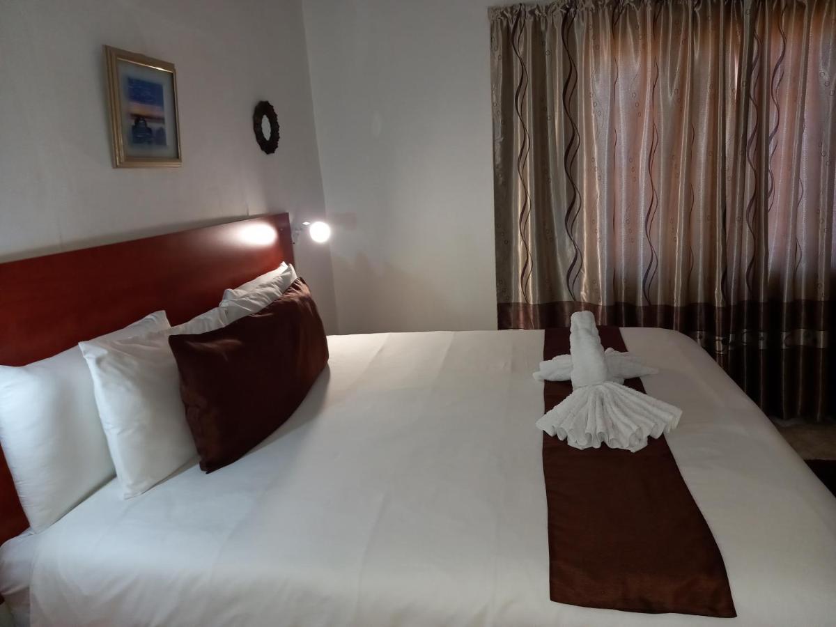 B&B Palapye - Rest Shade Bed and Breakfast - Bed and Breakfast Palapye