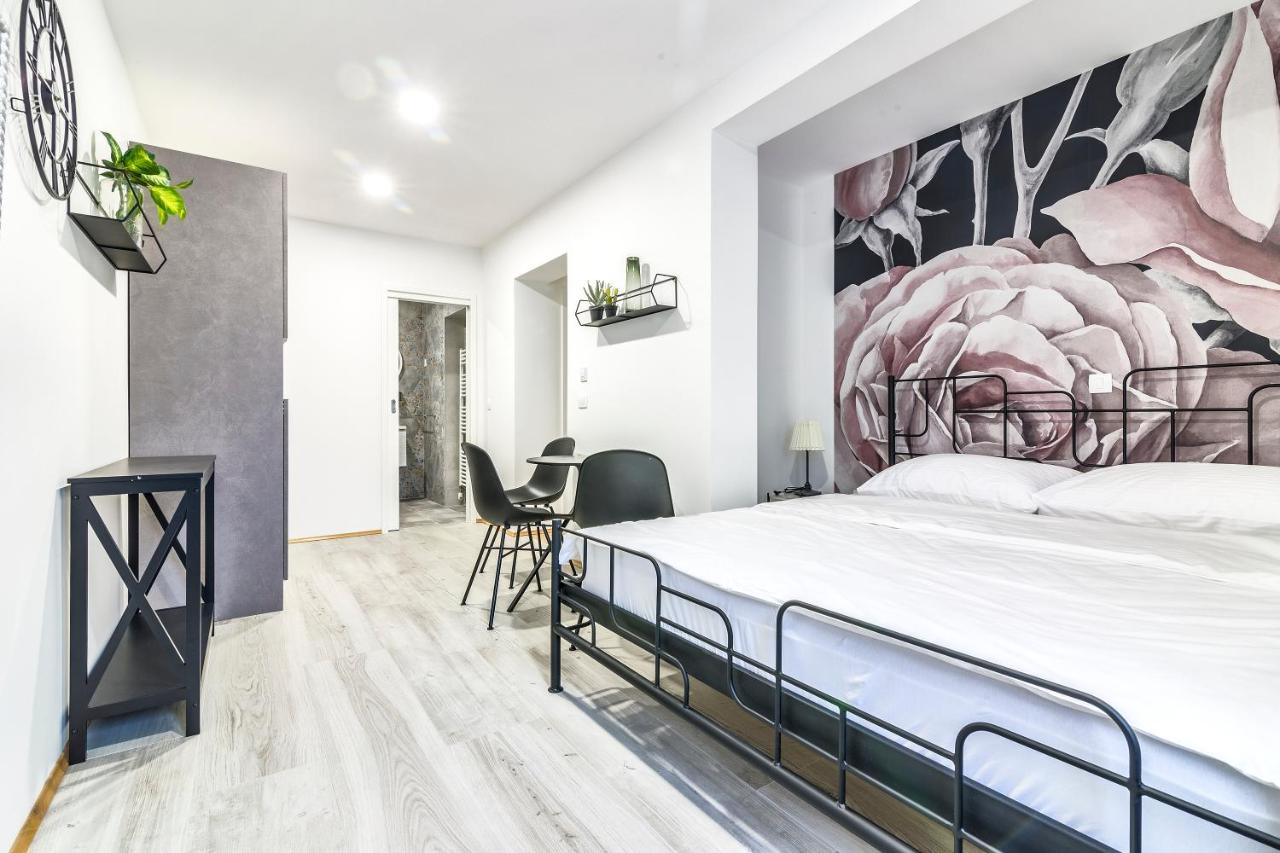 MonCherry - B&B