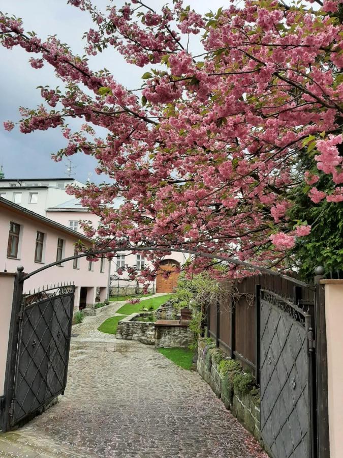 Lovecký Apartmán na náměstí ve Frenštátě pod Radhoštěm - B&B