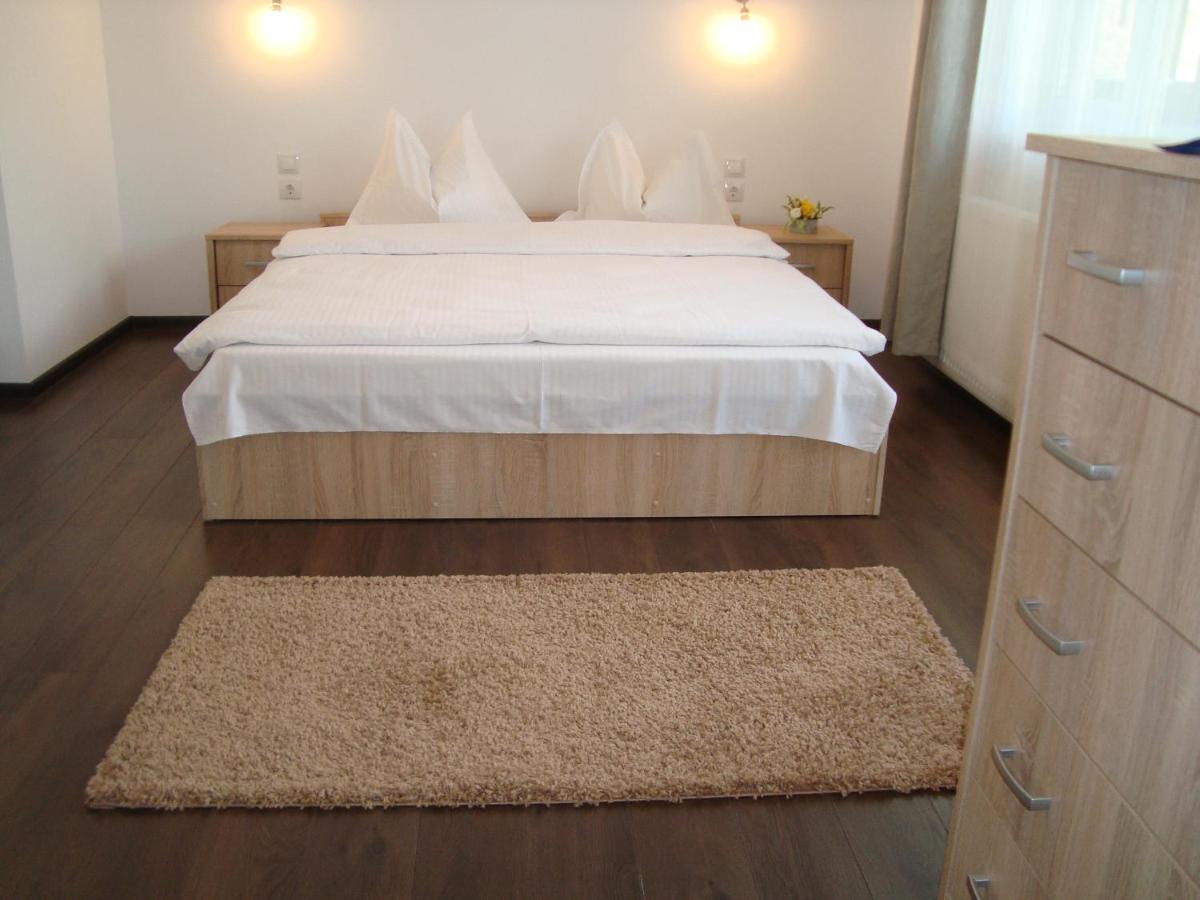 King Room with Mountain View