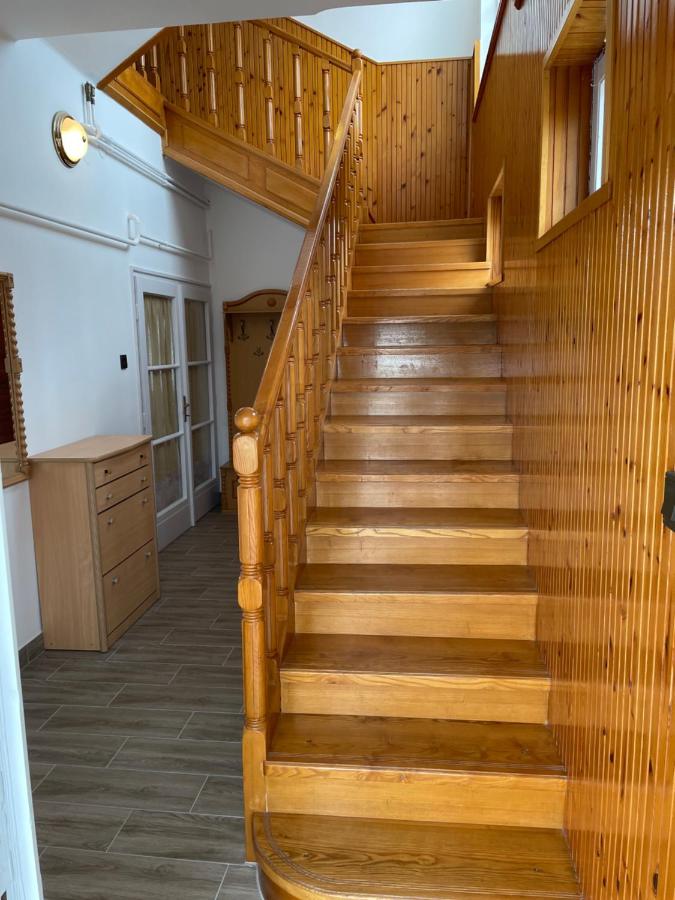 Pingvin Cukrászda Apartman felső szint - B&B