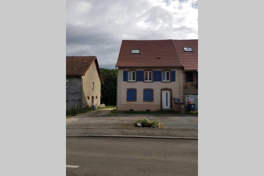 Studio neuf 001 proche gare TGV, A36 et Hôpital - B&B Botans