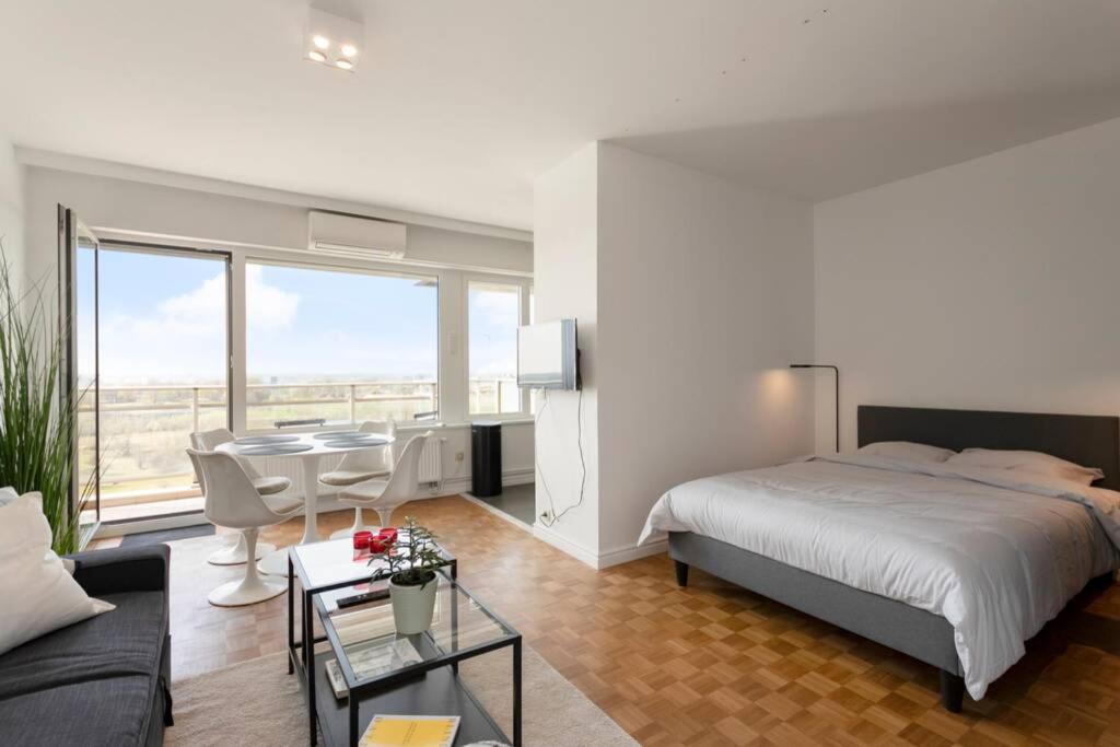 B&B Antwerp - New-York style studio (free PARKING/free NETFLIX & sunny terrace) - Bed and Breakfast Antwerp