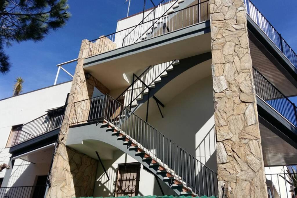 Apartamento al lado de la playa con parking y jardín - Chambres d’hôtes Platja d'Aro