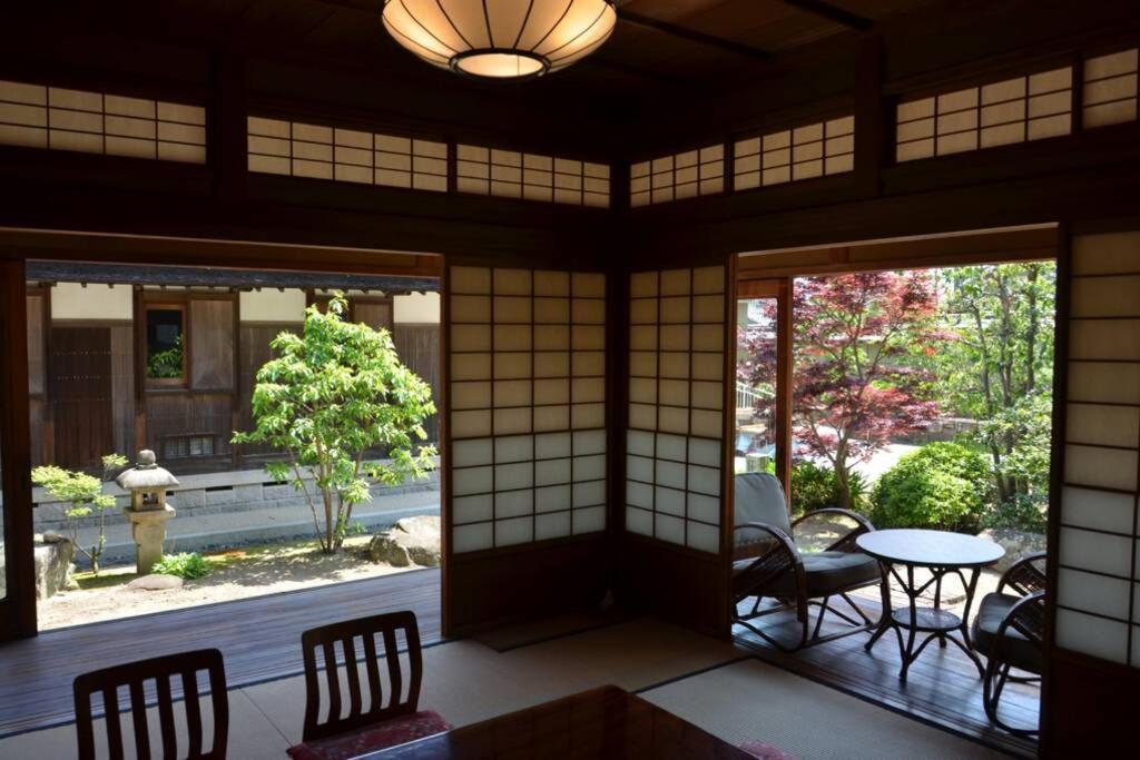 国登録有形文化財春陽荘貴賓館 - Chambres d’hôtes Sumoto