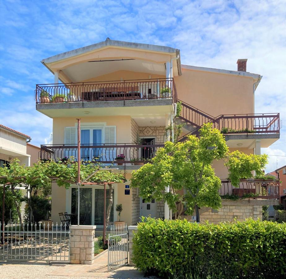 B&B Umag - Apartments Lirio - Bed and Breakfast Umag